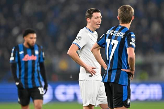 Atalanta v Club Brugge - UEFA Champions League BERGAMO, ITALY - FEBRUARY 18 : Vanaken Hans midfielder of Club Bruggeduring the UEFA Champions League 2024 25 knockout phase play-off match second leg between Atalanta and Club Brugge on February 18, 2025 in Bergamo, Italy, 18 02 2025 Bergamo Italy  Copyright: xJanxDexMeuleneirx
