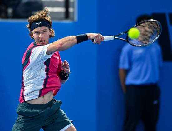 ATP, Tennis Herren QATAR EXXONMOBIL OPEN ROUND OF 32 Andrey Ruble competes in her round of 32 match against Alexander BUBLIK of Kazakistan during the ATP Qatar ExxonMobil Open 2025 tennis tournament at the Khalifa International Tennis Complex in Doha, Qatar, on February 18, 2025. DOHA Qatar Copyright: xNOUSHADx