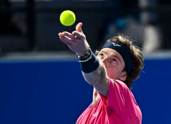 ATP, Tennis Herren QATAR EXXONMOBIL OPEN ROUND OF 32 Andrey Ruble competes in her round of 32 match against Alexander BUBLIK of Kazakistan during the ATP Qatar ExxonMobil Open 2025 tennis tournament at the Khalifa International Tennis Complex in Doha, Qatar, on February 18, 2025. DOHA Qatar Copyright: xNOUSHADx