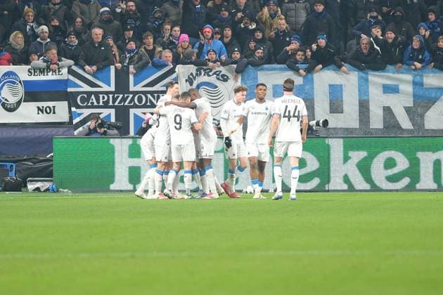 CALCIO - UEFA Champions League - Atalanta BC vs Club Brugge Club Brugge VK Team celebrates after scores a second goal during the UEFA Champions League 2024 2025 play-off football match between Atalanta BC and Club Brugge VK at Gewiss Stadium on February 18, 2025, Bergamo, Italy. Bergamo Italy  Copyright: xIPAxSport ABACAx