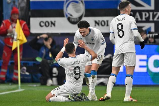 Atalanta v Club Brugge - UEFA Champions League BERGAMO, ITALY - FEBRUARY 18 : Jutgla Ferran forward of Club Brugge celebrates after scoring with Talbi Chemsdine midfielder of Club Brugge during the UEFA Champions League 2024 25 knockout phase play-off match second leg between Atalanta and Club Brugge on February 18, 2025 in Bergamo, Italy, 18 02 2025 Bergamo Italy  Copyright: xJanxDexMeuleneirx