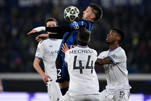 Mg Bergamo 18 02 2025 - Champions League Atalanta-Club Brugge foto Matteo Gribaudi Image nella foto: Mateo Retegui-Raphael Onyedika-Brandon Mechele 