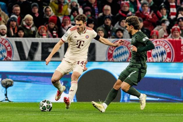 UEFA Champions League FC Bayern Munich Celtic FC 18 02 2025 duel Josip Stanisic FC Bayern Munich, 44 , Jota Celtic FC, 7 UEFA Champions League FC Bayern Munich Celtic FC, Munich, Allianz Arena on 17 02 2025 Copyright: xBEAUTIFULxSPORTS Wunderlx