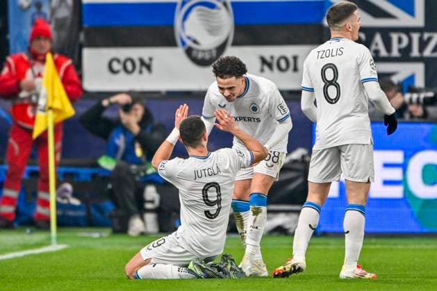 Atalanta v Club Brugge - UEFA Champions League BERGAMO, ITALY - FEBRUARY 18 : Jutgla Ferran forward of Club Brugge celebrates after scoring with Talbi Chemsdine midfielder of Club Brugge during the UEFA Champions League 2024 25 knockout phase play-off match second leg between Atalanta and Club Brugge on February 18, 2025 in Bergamo, Italy, 18 02 2025 Bergamo Italy  Copyright: xJanxDexMeuleneirx