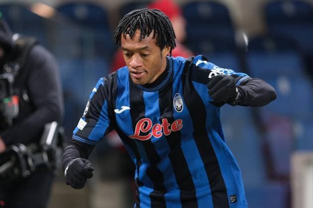 Atalanta BC v Club Brugge KV - UEFA Champions League 2024 25 League Knockout Play-off Second Leg Juan Cuadrado of Atalanta BC 1907 is in action during the UEFA Champions League 2024 2025 play-off football match between Atalanta BC and Club Brugge VK at Gewiss Stadium in Bergamo, Italy, on February 18, 2025. Bergamo Italy Italy  Copyright: xRobertoxTommasinix originalFilename:tommasini-atalanta250218_npuq5.jpg