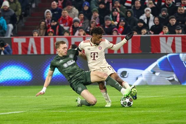 in duel, action, with Alistair Johnston 2 Celtic Glasgow , Kingsley Coman 11 FC Bayern Muenchen , FC Bayern Muenchen vs Celtic Glasgow, Football, Champions League, Play offs, second leg, 18 02 2025 Muenchen Bayern Germany Copyright: xkolbert-press ChristianxKolbertx