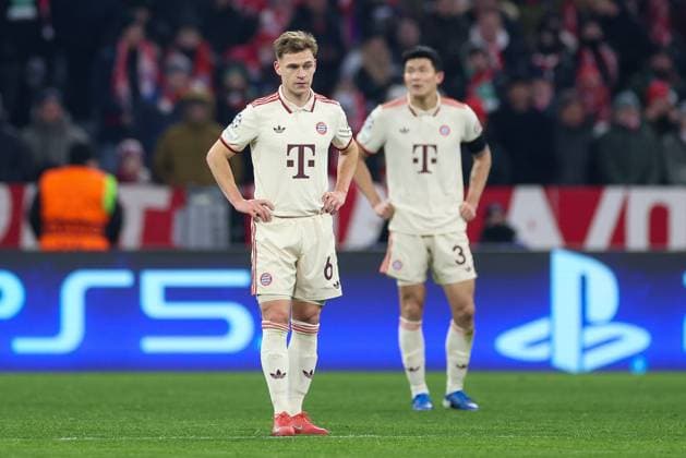 disappointment for Joshua Kimmich 6 FC Bayern Muenchen after the 0 1, FC Bayern Muenchen vs Celtic Glasgow, Football, Champions League, Play offs, second leg, 18 02 2025 Muenchen Bayern Germany Copyright: xkolbert-press ChristianxKolbertx