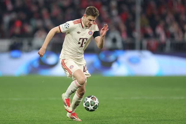 Josip Stanisic 44 FC Bayern Muenchen , FC Bayern Muenchen vs Celtic Glasgow, Football, Champions League, Play offs, Second leg, 18 02 2025 Muenchen Bayern Germany Copyright: xkolbert-press ChristianxKolbertx