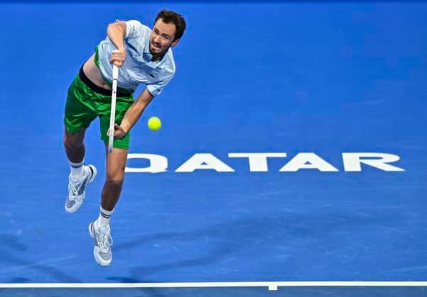 ATP, Tennis Herren QATAR EXXONMOBIL OPEN ROUND OF 32 Daniil Medvedev competes in her round of 32 match against Karen Khachanov during the ATP Qatar ExxonMobil Open 2025 tennis tournament at the Khalifa International Tennis Complex in Doha, Qatar, on February 18, 2025. DOHA Qatar Copyright: xNOUSHADx
