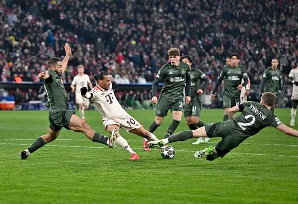 18 02 2025, Football UEFA Championsleague 2024 2025 Play off second leg, FC Bayern Munich Celtic Glasgow, at Allianz Arena Munich Leroy Sane Bayern Munich prevails DFL and DFB regulations prohibit any use of photographs as image sequences and or quasi video
