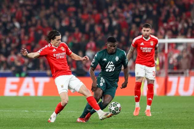 Estadio da Luz LISBON, PORTUGAL - FEBRUARY 18: Ãlvaro Carreras of Benfica and Breel Embolo of Monaco during the UEFA Champions League 2024 25 League Knockout Play-off second leg match between SL Benfica and AS Monaco at Estadio da Luz on February 18, 2025 in Lisbon, Portugal. (Photo by Valter Gouveia Sports Press Photo Getty Images) UEFA Champions League - SL Benfica vs AS Monaco (Sports Press Photo SPP) Copyright: xSportsxPressxPhotox xSPPx spp-en-SpPrPh-spp_VGA_180225-2561