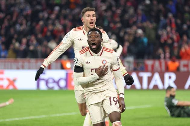 Alphonso Davies 19 FC Bayern Muenchen goal celebration to equalize 1 1, FC Bayern Muenchen vs Celtic Glasgow, Football, Champions League, Play offs, second leg, 18 02 2025 Muenchen Bayern Germany Copyright: xkolbert-press ChristianxKolbertx
