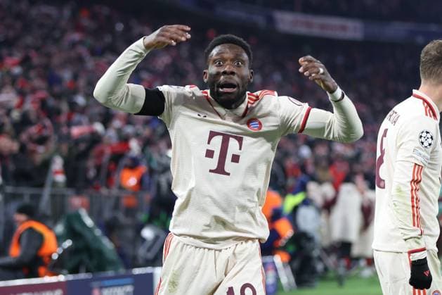 Alphonso Davies 19 FC Bayern Muenchen goal celebration to equalize 1 1, FC Bayern Muenchen vs Celtic Glasgow, Football, Champions League, Play offs, second leg, 18 02 2025 Muenchen Bayern Germany Copyright: xkolbert-press ChristianxKolbertx