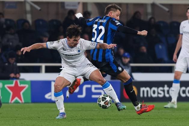 BERGAMO, ITALY - FEBRUARY 18: Brugge™s Ardon Jashari and Atalanta s Mateo Retegui during Champions League football match between Atalanta and Club Brugge at the Gewiss Stadium on February 18, 2025 in Bergamo, Italy. (Photo by Stefano Nicoli Speed Media Icon Sportswire) SOCCER: FEB 18 Champions League 2024 25 - Atalanta v Club Brugge EDITORIAL USE ONLY Icon25021800353