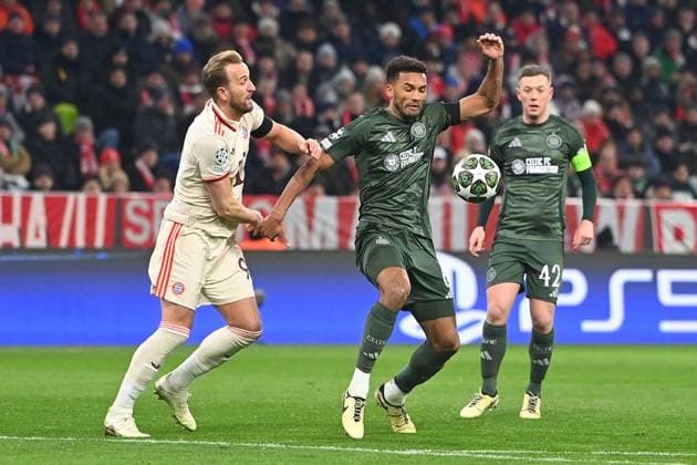 Harry KANE Bayern Muenchen , action,duel against Austin TRUSTY Glasgow re Callum McGREGOR Glasgow Football Champions League K O Phase Play offs FC Bayern Muenchen Celtic FC Glasgow 1 1 am 18 02 2025 , A L L I A N Z A R E N A
