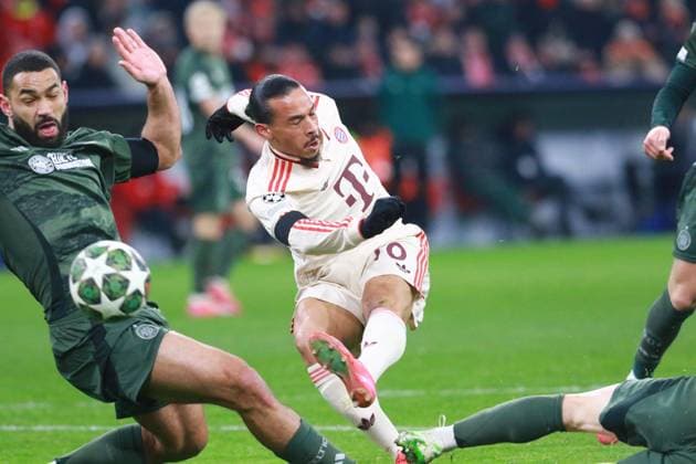 10 Leroy Sane FCB vs 20 Cameron Carter Vickers Celtic Action, duel, shot, football FC Bayern Munich Celtic Glasgow UEFA Champions League 18 02 2025 Allianz Arena PHOTO Mladen Lackovic LakoPress