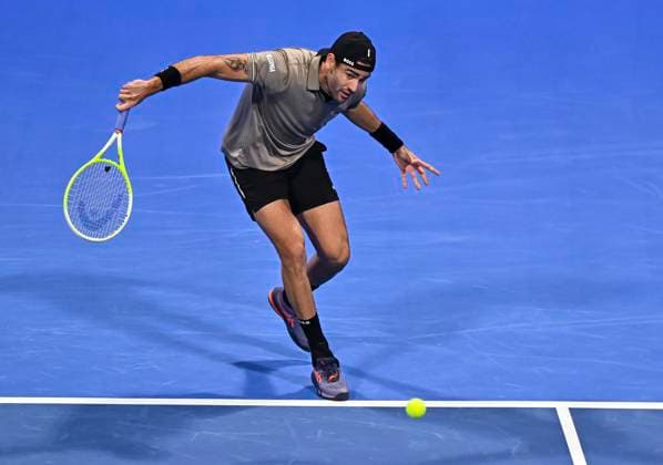 ATP, Tennis Herren QATAR EXXONMOBIL OPEN ROUND OF 32 Matteo Berrettini of Italy competes in her round of 32 match against Novak Djokovic of Serbia during the ATP Qatar ExxonMobil Open 2025 tennis tournament at the Khalifa International Tennis Complex in Doha, Qatar, on February 18, 2025. DOHA Qatar Copyright: xNOUSHADx