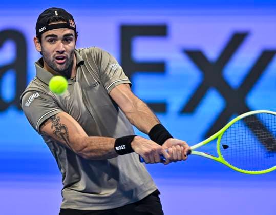 ATP, Tennis Herren QATAR EXXONMOBIL OPEN ROUND OF 32 Matteo Berrettini of Italy competes in her round of 32 match against Novak Djokovic of Serbia during the ATP Qatar ExxonMobil Open 2025 tennis tournament at the Khalifa International Tennis Complex in Doha, Qatar, on February 18, 2025. DOHA Qatar Copyright: xNOUSHADx