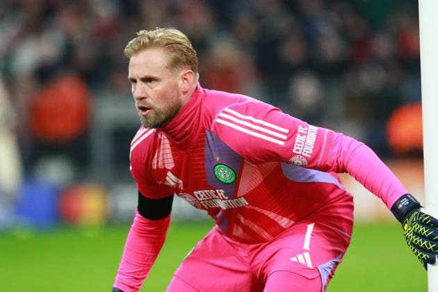 1 Kasper Schmeichel Celtic Portraet, Portrait, Gestures, gestures Football FC Bayern Munich Celtic Glasgow UEFA Champions League 18 02 2025 Allianz Arena PHOTO Mladen Lackovic LakoPress