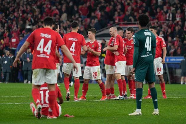 SL Benfica Vs AS Monaco FC in Lisbon, Portugal - 18 Feb 2025 SL Benfica players celebrate a goal during the UEFA Champions League 2024 25 Knockout phase play-offs 2nd leg between SL Benfica and AS Monaco FC at Estadio da Luz. Final score: SL Benfica 3:3 AS Monaco FC Lisbon Portugal Copyright: xBrunoxdexCarvalhox xSOPAxImagesx brunodecarvalho_benficamonaco-1402