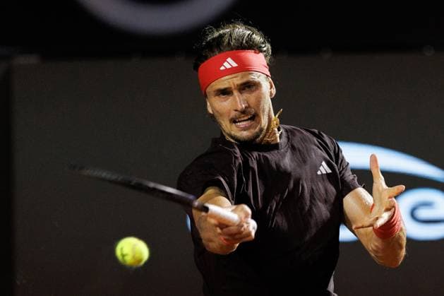 (250219) -- RIO DE JANEIRO, Feb. 19, 2025 -- Alexander Zverev of Germany hits a return during the men s singles round of 32 match against Bu Yunchaokete of China at the 2025 ATP, Tennis Herren 500 Rio Open at Jockey Club Brasileiro in Rio de Janeiro, Brazil, on Feb. 18, 2025. (Photo by Xinhua) (SP)BRAZIL-RIO DE JANEIRO-TENNIS-RIO OPEN-MEN S SINGLES ClaudiaxMartini 