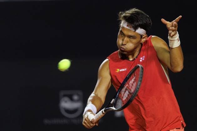 (250219) -- RIO DE JANEIRO, Feb. 19, 2025 -- Bu Yunchaokete of China hits a return during the men s singles round of 32 match against Alexander Zverev of Germany at the 2025 ATP, Tennis Herren 500 Rio Open at Jockey Club Brasileiro in Rio de Janeiro, Brazil, on Feb. 18, 2025. (Photo by Xinhua) (SP)BRAZIL-RIO DE JANEIRO-TENNIS-RIO OPEN-MEN S SINGLES ClaudiaxMartini 