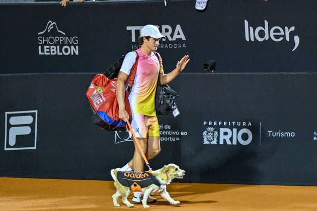 Rioopen 2025 RIO DE JANEIRO, RJ - 18.02.2025: RIOOPEN 2025 - Cãodulas enter with players Joao FONSECA (BRA) and Alexandre MULLER (FRA) during Rioopen 2025 held at Jockey Clube Brasileiro, on Tuesday night (18), in Rio de Janeiro, RJ. (Photo: Celso Pupo Fotoarena) x2691367x  CelsoxPupo