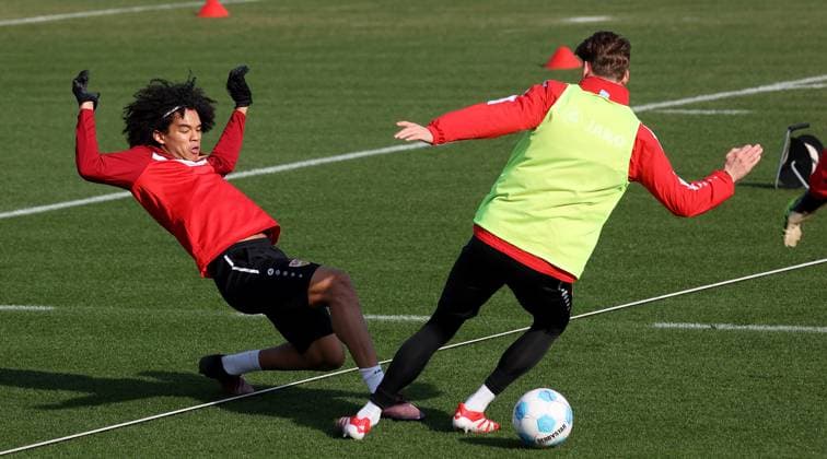 BAU 19 02 2025 Stuttgart soccer VfB Stuttgart training, Anrie Chase left