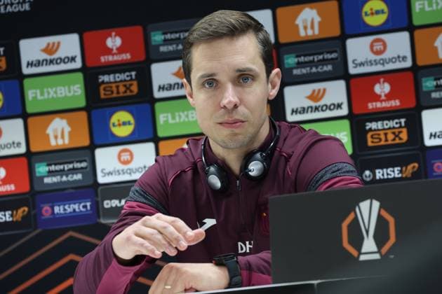 Anderlecht s head coach David Hubert pictured during a press conference, PK, Pressekonferenz of Belgian soccer team RSC Anderlecht, on Wednesday 19 February 2025 in Brussels. Tomorrow, the team is playing against Turkish Fenerbahce, in the return leg of the Knockout phase play-offs of the UEFA Europa League competition. VIRGINIExLEFOUR  x112766969x