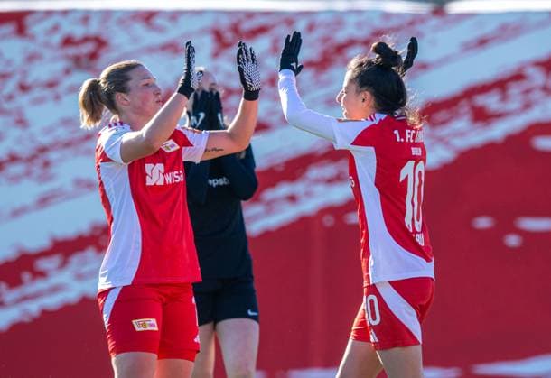 Soccer, Women, Season 2024 2025, Test match, 1 FC Union Berlin FC Viktoria 1889 Berlin, f l Dina Orschmann 1 FC Union , Sarah Abu Sabbah 1 FC Union , Celebration after goal to 1 0, 19 02 2025, Copyright: xSebastianxRäppold MatthiasxKochx