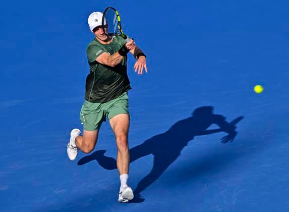 ATP, Tennis Herren QATAR EXXONMOBIL OPEN ROUND OF 16 Botic Van De Zandschulp of Netherlands competes in her round of 16 match against Alex De Minaur of Australia during the ATP Qatar ExxonMobil Open 2025 tennis tournament at the Khalifa International Tennis Complex in Doha, Qatar, on February 19, 2025. DOHA Qatar Copyright: xNOUSHADx