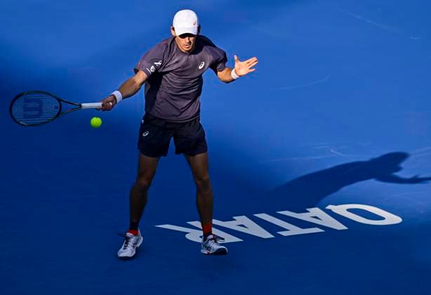 ATP, Tennis Herren QATAR EXXONMOBIL OPEN ROUND OF 16 Alex De Minaur of Australia competes in her round of 16 match against Botic Van De Zandschulp of Netherlands during the ATP Qatar ExxonMobil Open 2025 tennis tournament at the Khalifa International Tennis Complex in Doha, Qatar, on February 19, 2025. DOHA Qatar Copyright: xNOUSHADx