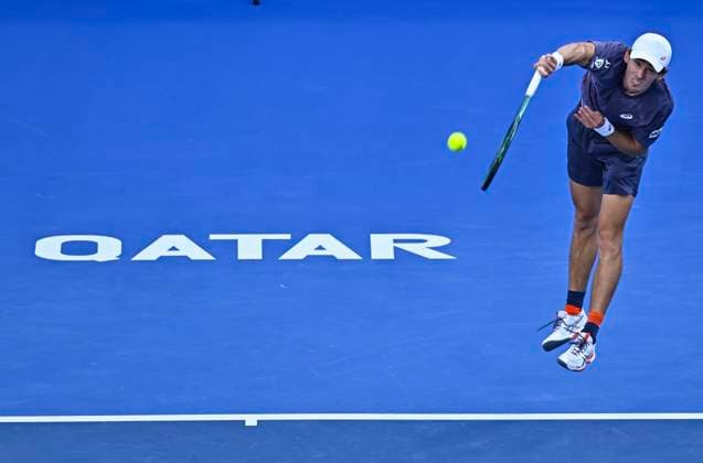 ATP, Tennis Herren QATAR EXXONMOBIL OPEN ROUND OF 16 Alex De Minaur of Australia competes in her round of 16 match against Botic Van De Zandschulp of Netherlands during the ATP Qatar ExxonMobil Open 2025 tennis tournament at the Khalifa International Tennis Complex in Doha, Qatar, on February 19, 2025. DOHA Qatar Copyright: xNOUSHADx