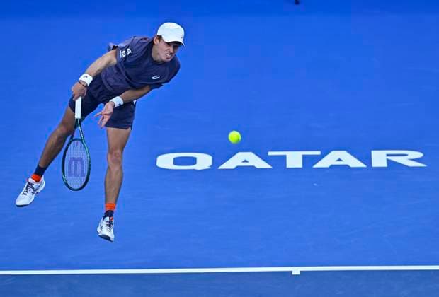 ATP, Tennis Herren QATAR EXXONMOBIL OPEN ROUND OF 16 Alex De Minaur of Australia competes in her round of 16 match against Botic Van De Zandschulp of Netherlands during the ATP Qatar ExxonMobil Open 2025 tennis tournament at the Khalifa International Tennis Complex in Doha, Qatar, on February 19, 2025. DOHA Qatar Copyright: xNOUSHADx