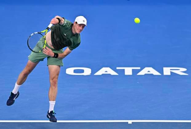 ATP, Tennis Herren QATAR EXXONMOBIL OPEN ROUND OF 16 Botic Van De Zandschulp of Netherlands competes in her round of 16 match against Alex De Minaur of Australia during the ATP Qatar ExxonMobil Open 2025 tennis tournament at the Khalifa International Tennis Complex in Doha, Qatar, on February 19, 2025. DOHA Qatar Copyright: xNOUSHADx