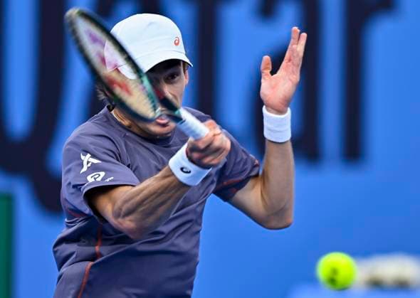 ATP, Tennis Herren QATAR EXXONMOBIL OPEN ROUND OF 16 Alex De Minaur of Australia competes in her round of 16 match against Botic Van De Zandschulp of Netherlands during the ATP Qatar ExxonMobil Open 2025 tennis tournament at the Khalifa International Tennis Complex in Doha, Qatar, on February 19, 2025. DOHA Qatar Copyright: xNOUSHADx