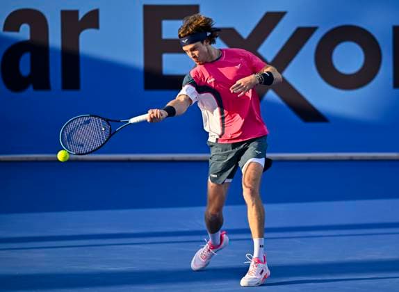 ATP, Tennis Herren QATAR EXXONMOBIL OPEN ROUND OF 16 Andrey Rubble competes in her round of 16 match against Nuno Borges of Portugal during the ATP Qatar ExxonMobil Open 2025 tennis tournament at the Khalifa International Tennis Complex in Doha, Qatar, on February 19, 2025. DOHA Qatar Copyright: xNOUSHADx