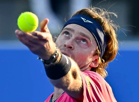 ATP, Tennis Herren QATAR EXXONMOBIL OPEN ROUND OF 16 Andrey Rubble competes in her round of 16 match against Nuno Borges of Portugal during the ATP Qatar ExxonMobil Open 2025 tennis tournament at the Khalifa International Tennis Complex in Doha, Qatar, on February 19, 2025. DOHA Qatar Copyright: xNOUSHADx