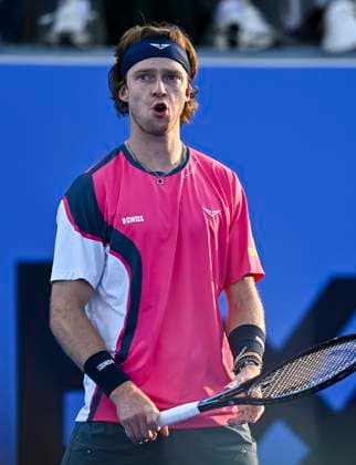 ATP, Tennis Herren QATAR EXXONMOBIL OPEN ROUND OF 16 Andrey Rubble competes in her round of 16 match against Nuno Borges of Portugal during the ATP Qatar ExxonMobil Open 2025 tennis tournament at the Khalifa International Tennis Complex in Doha, Qatar, on February 19, 2025. DOHA Qatar Copyright: xNOUSHADx