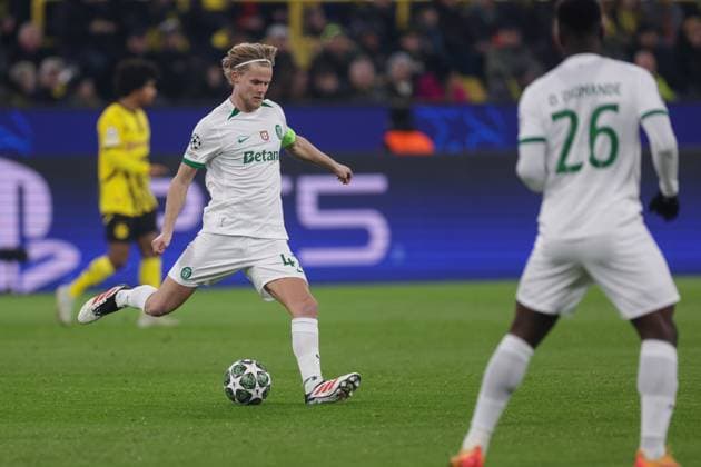 19 02 2025, UEFA Champions League, Play Offs, Borussia Dortmund Sporting Lisbon, Morten Hjulmand Sporting Lisbon , Dortmund Signal Iduna Park NRW Germany xRHR PHOTO DEx Copyright: DennisxEwert RHR-FOTOx RHR-FOTO DE