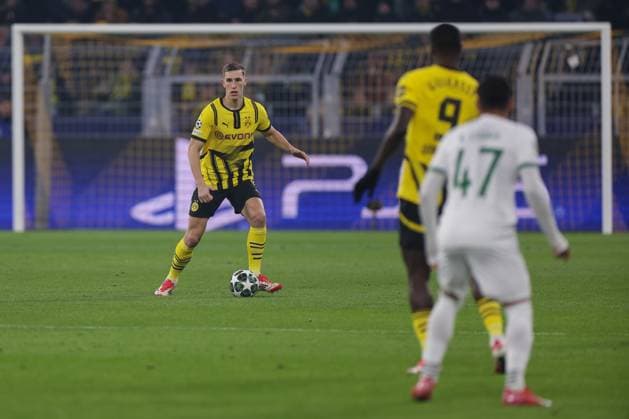 19.02.2025, UEFA Champions League, Play-Offs, Borussia Dortmund - Sporting Lissabon, Nico Schlotterbeck (Borussia Dortmund), Dortmund Signal Iduna Park NRW Deutschland xRHR-FOTO DEx Copyright: DennisxEwert RHR-FOTOx RHR-FOTO DE
