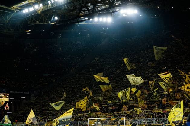 UEFA Champions League Borussia Dortmund Sporting Clube de Portugal Lisbon 19 02 2025 Südkurve Borussia Dortmund with flags, scarves and banners UEFA Champions League Borussia Dortmund Sporting Clube de Portugal Lisbon, Dortmund, SIGNAL IDUNA PARK on 19 02 2025 Copyright: xBEAUTIFULxSPORTS Wunderlx