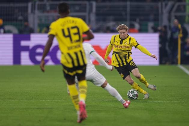 19 02 2025, UEFA Champions League, Play Offs, Borussia Dortmund Sporting Lisbon, Daniel Svensson Borussia Dortmund , Dortmund Signal Iduna Park NRW Germany xRHR PHOTO DEx Copyright: DennisxEwert RHR-FOTOx RHR-FOTO DE