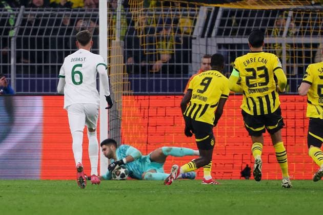 Dortmund on February 19, 2025 Uefa Champions League Knockout phase play offs, 2st leg Borussia Dortmund Sporting Clube de Portugal v l , Penalty kick Serhou Guirassy Borussia Dortmund , Goalkeeper Rui Silva Sporting Clube de Portugal stops Copyright: JoaquimxFerreira