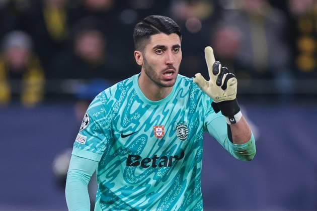 19 02 2025, UEFA Champions League, Play Offs, Borussia Dortmund Sporting Lisbon, Goalkeeper Rui Silva Sporting Lisbon claims the penalty, Dortmund Signal Iduna Park NRW Germany xRHR PHOTO ENx Copyright: DennisxEwert RHR-FOTOx RHR-FOTO DE