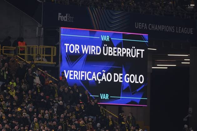 19 02 2025, UEFA Champions League, Play Offs, Borussia Dortmund Sporting Lisbon, VAR review is displayed on the LED screen, Dortmund Signal Iduna Park NRW Germany xRHR PHOTO DEx Copyright: DennisxEwert RHR-FOTOx RHR-FOTO DE