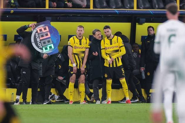 19 02 2025, UEFA Champions League, Play Offs, Borussia Dortmund Sporting Lisbon, f l Waldemar Anton Borussia Dortmund , Coach Niko Kovac Borussia Dortmund , Ramy Bensebaini Borussia Dortmund , Dortmund Signal Iduna Park NRW Germany xRHR PHOTO DEx Copyright: DennisxEwert RHR-FOTOx RHR-FOTO DE