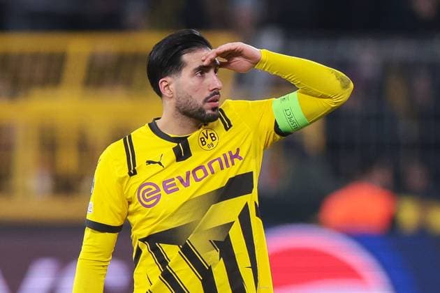 19 02 2025, UEFA Champions League, Play Offs, Borussia Dortmund Sporting Lisbon, Emre Can Borussia Dortmund shields his eyes and looks for someone, Dortmund Signal Iduna Park NRW Germany xRHR PHOTO DEx Copyright: DennisxEwert RHR-FOTOx RHR-FOTO DE