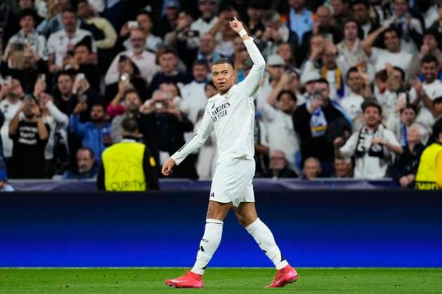 Real Madrid vs Manchester City Kylian Mbappe of Real Madrid CF during Real Madrid vs Manchester City at Santiago Bernabeu Stadium on February 19th 2025  Copyright: xSenis-Cebolla ALFAQUIx