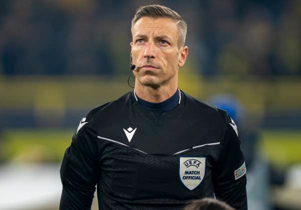 FIFA Referee Davide Massa Italia Borussia Dortmund vs Sporting CP Lisbon, Football, UEFA Champions League, Play Offs, Second leg, Season 2024 2025, 19 02 2025 DFL regulations prohibit any use of photographs as image sequences and or quasi video Copyright: HMBxMedia xMarcoxBader